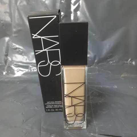 NARS NATURAL RADIANT LONGWEAR FOUNDATION SHADE LIGHT 3