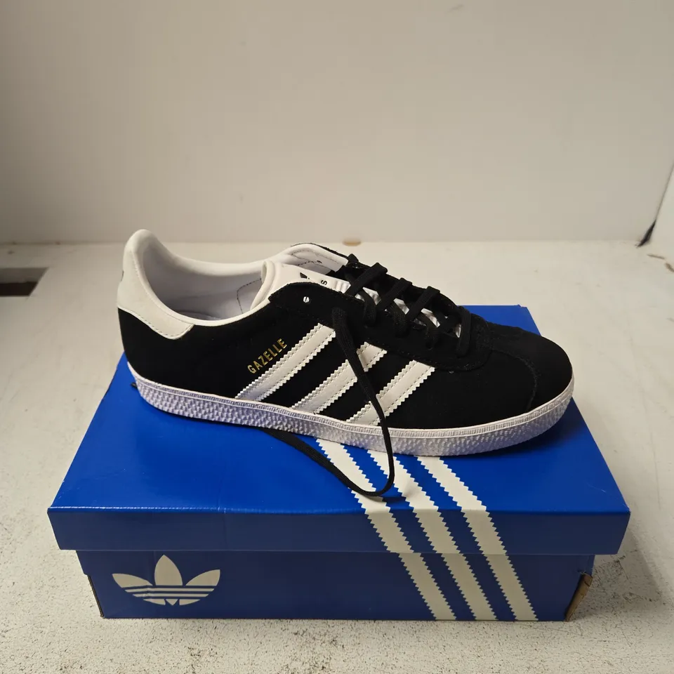 ADIDAS GAZELLE J TRAINERS – BLACK SUEDE WITH WHITE STRIPES, UK 5.5