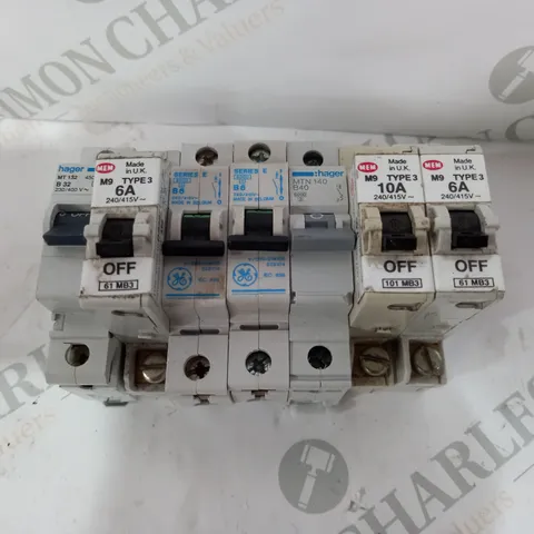 BOX OF APPROX 7 ASSORTED TERMINALS TO INCLUDE - SERIES E 6000 3 - MEM M9 TYPE 3 -HAGER MTN 140 B40