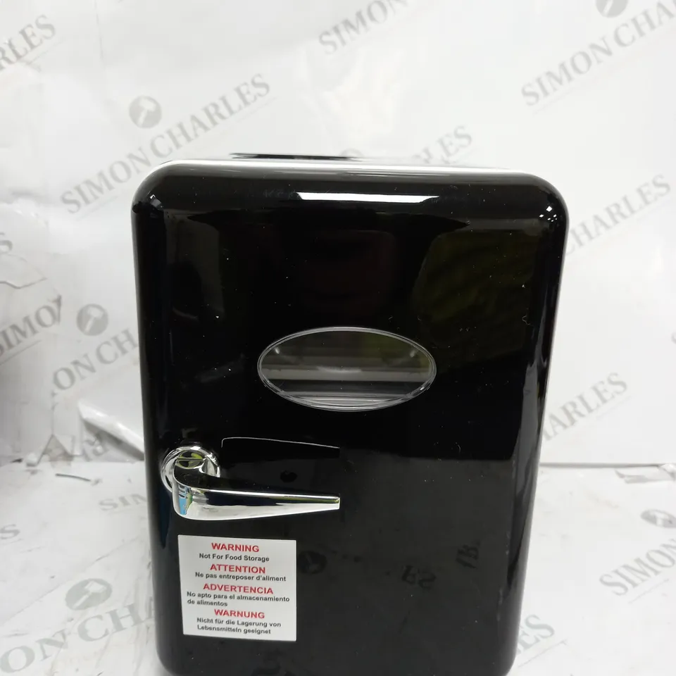 SO CHILL MINI FRIDGE BLACK RRP £44.99