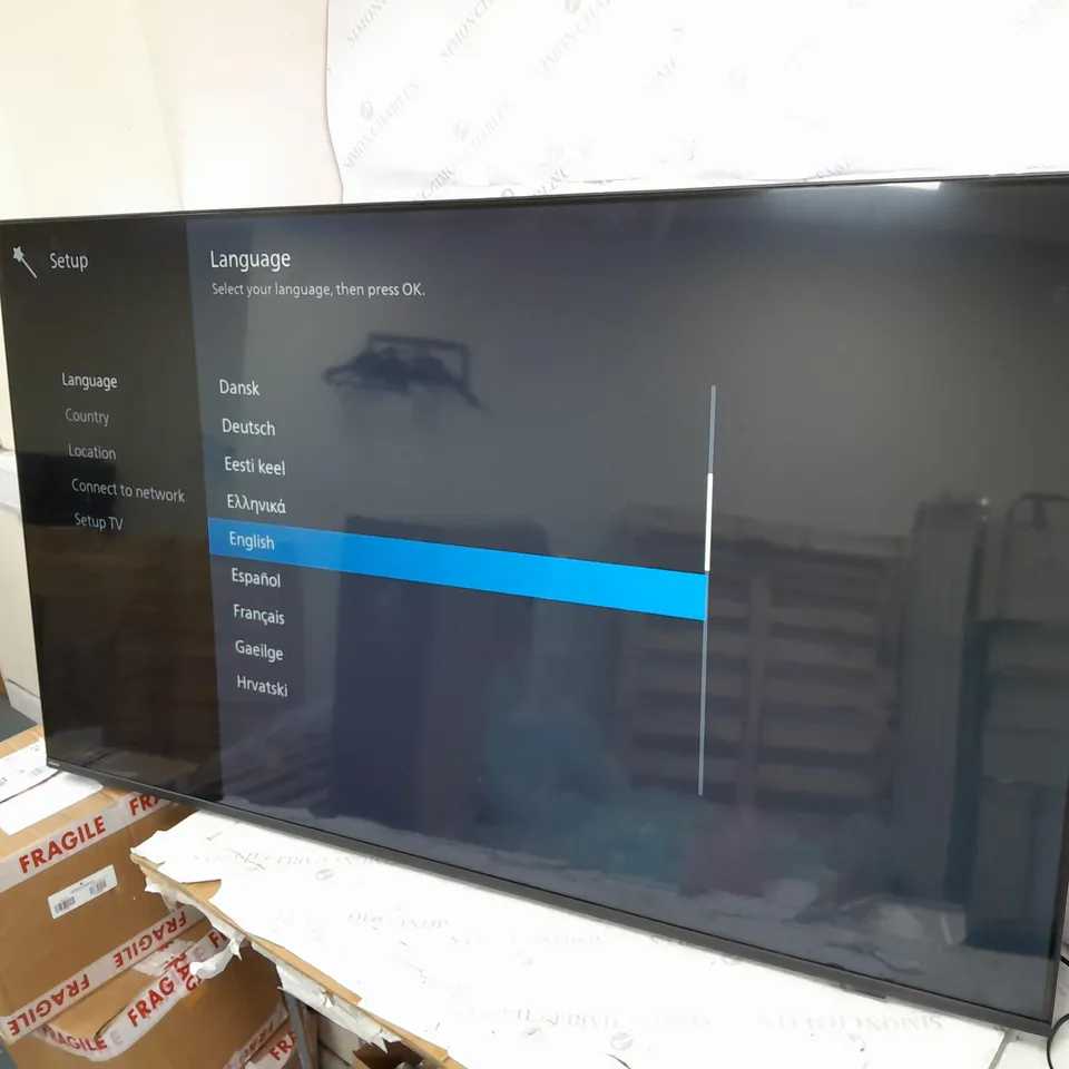 PHILIPS 65PU58008 65" 4K ULTRA HD SMART AMBILIGHT TV WITH REMOTE 