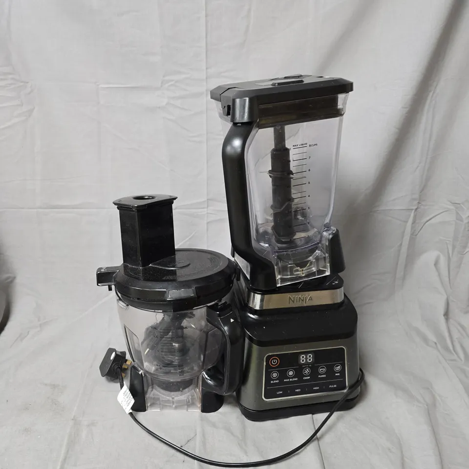 NINJA 3-IN-1 FOOD PROCESSOR WITH BLENDER ATTACHMENT