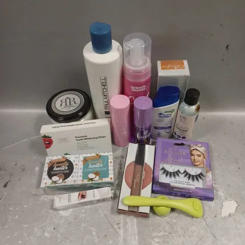 APPROXIMATELY 20 ASSORTED COSMETIC ITEMS TO INCLUDE - CASHMERE BOOSTER SERUM - ROYAL ROOTS LEAVE IN CONDITIONER - UMBERTO GIANNINI ANTI-FRIZZ STYLING MOUSSE - ETC