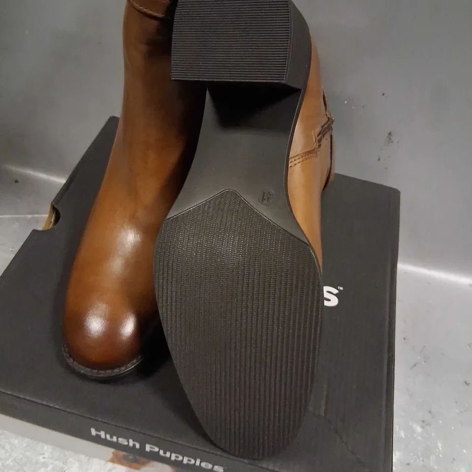 BOXED HUSH PUPPIES CAITLYN HEELOED BOOT SIZE 8