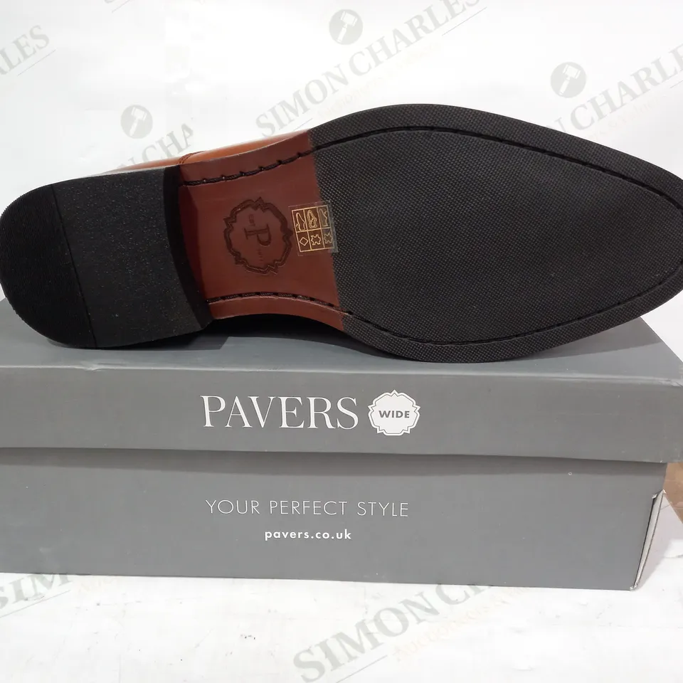 BOXED PAIR OF PAVERS LACE UP SHOES IN BROWN UK SIZE 10