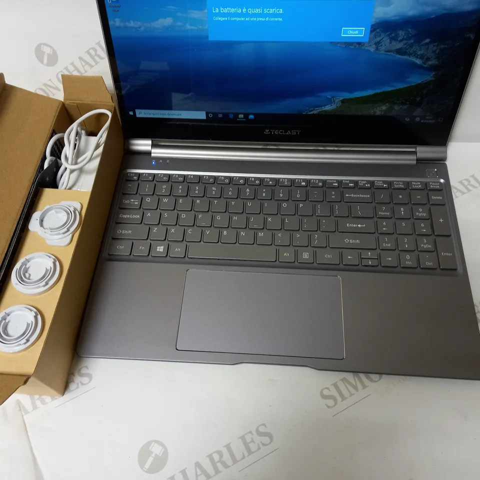 TECLAST H-28172300P 15.6" SCREEN NOTEBOOK LAPTOP IN SILVER 