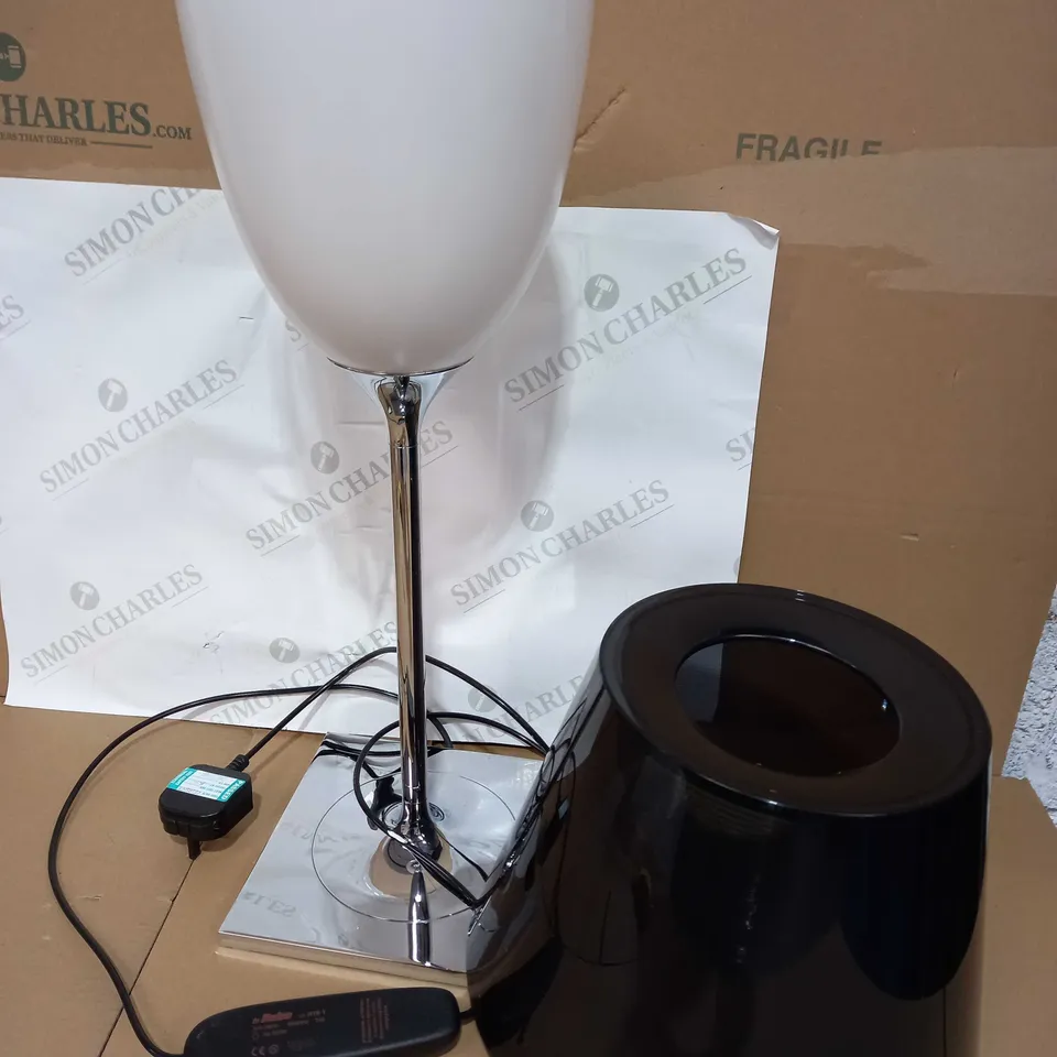 TABLE LAMP WITH SHADE