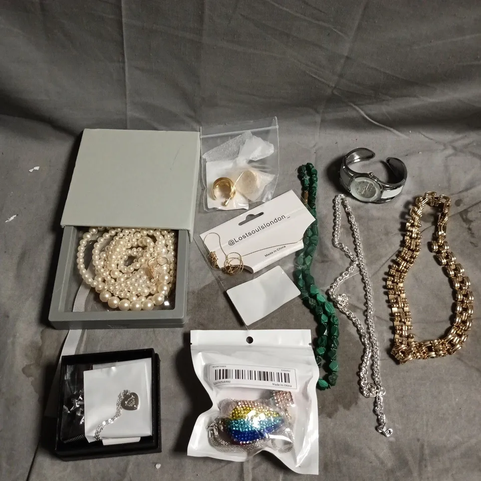 APPROXIMATELY 20 ASSORTED JEWELLERY PRODUCTS TO INCLUDE EARRINGS, WATCH, BRACELETS ETC 