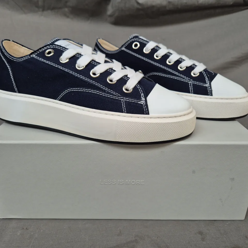 BOXED PAIR OF ARNE HOME RUN SHOES IN NAVY UK SIZE 8