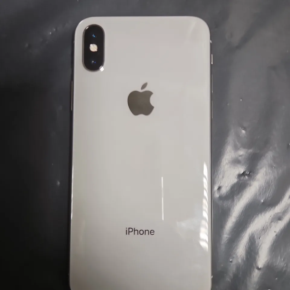 APPLE IPHONE – WHITE (DUAL CAMERA)  - MODEL UNSPECIFIED