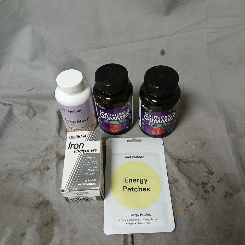 APPROXIMATELY 20 ASSORTED VITAMIN & DIETARY SUPPLEMENTS TO INCLUDE MULTIVITAMIN GUMMIES, ENERGY PATCHES, IRON TABLETS, DEEP SLEEP TABLETS ETC
