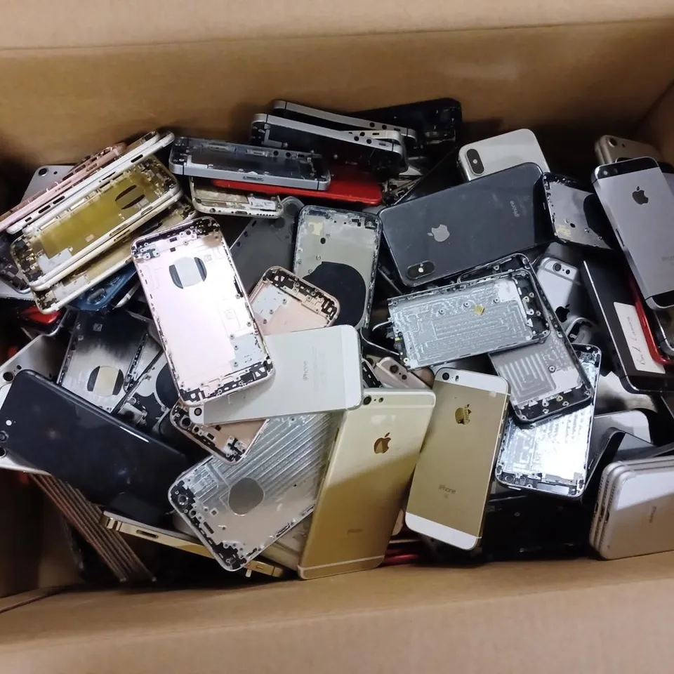 LARGE QUANTITY OF APPLE HARD SHELL CASES FOR VARYING MODELS OF PHONES