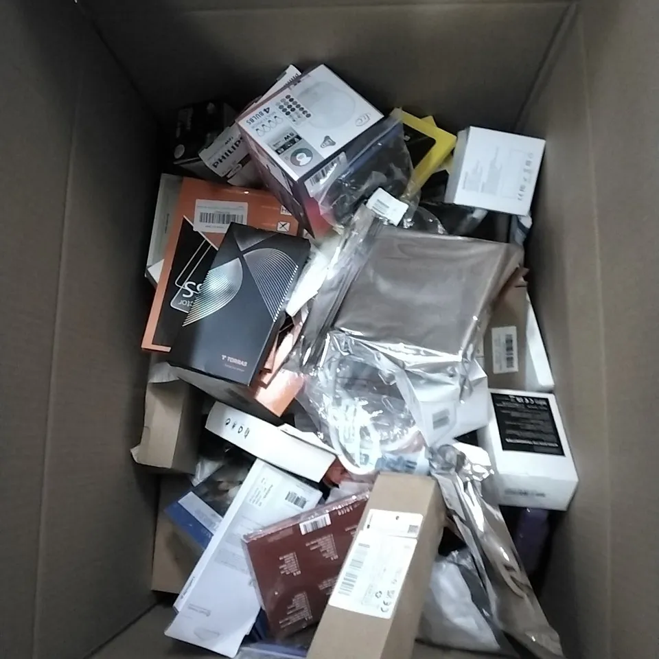 BOX TO CONTAIN LARGE AMOUNT OF MIXED ELECTRICAL ITEMS, ACCESSORIES ETC