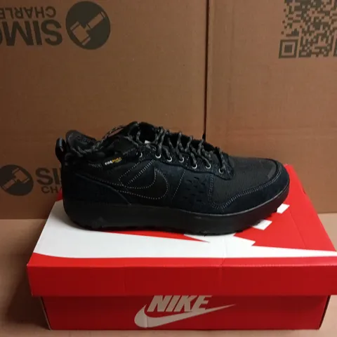 BOXED PAIR OF NIKE C1TY PREMIUM CORDURA TRAINERS IN A TRIPLE BLACK - 8.5