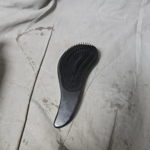 BOX OF APPROXIMATELY 20 DETANGLING HAIRBRUSHES GREEN 