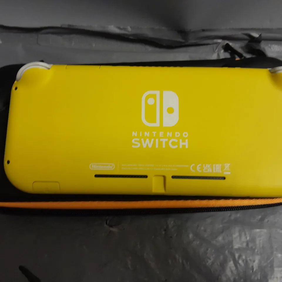 NINTENDO SWITCH IN YELLOW WITH CARRY CASE - HDH-001