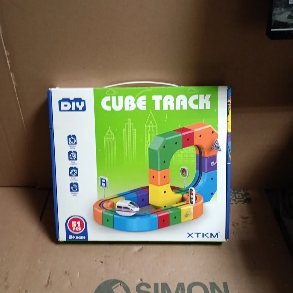 DIY CUBE TRACK – 51-PIECE BUILDING TOY, AGES 3+