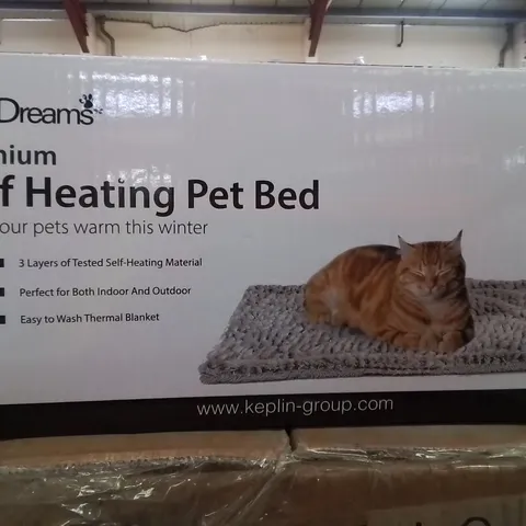 BOXED FURDREAMS SELF HEATING PET BED APPROXIMATELY 12
