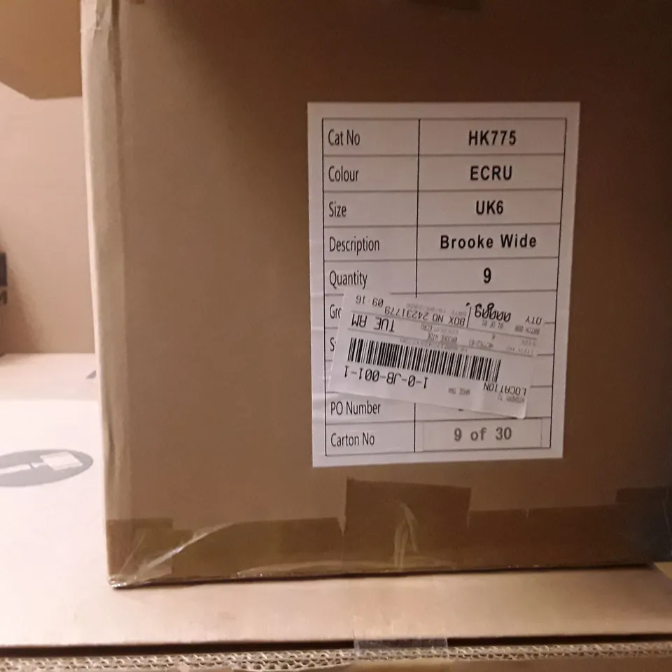 BOXED BRAND NEW SIMPLY BE BROOKE WIDE SHOES SIZE 6 SCRUTINY COLOUR APPROXIMATELY 9 PAIRS