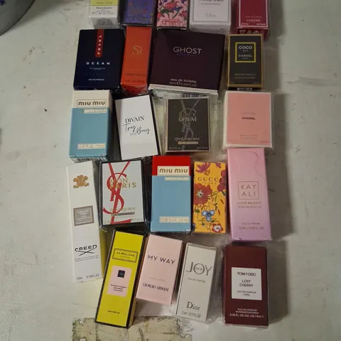 APPROXIMATELY 30 ASSORTED MINIATURE FRAGRANCES TO INCLUDE; GHOST, PRADA, DIOR, YVES SAINT LAURENT AND GUCCI