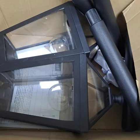 LUXFORM SET OF 2 1.3M SOLAR VINTAGE LAMPOSTS