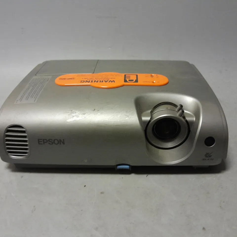 EPSON LCD PROJECTOR EMP-82E 