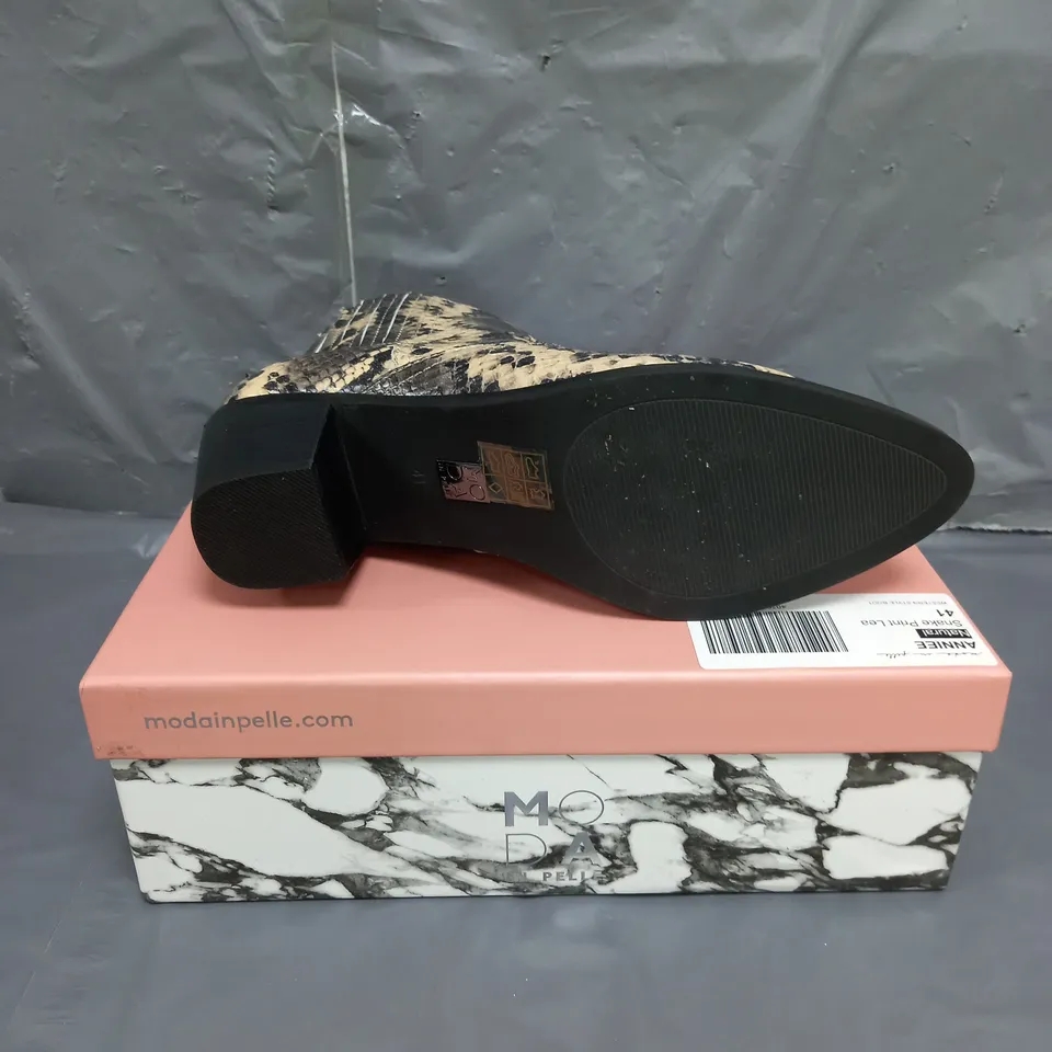 MODA IN PELLE ANNIEE SNAKE PRINT BOOTS SIZE 8