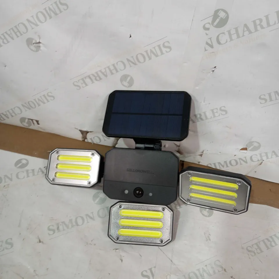 BOXED BELL & HOWELL 300 LUMENS BIONIC FLOODLIGHT