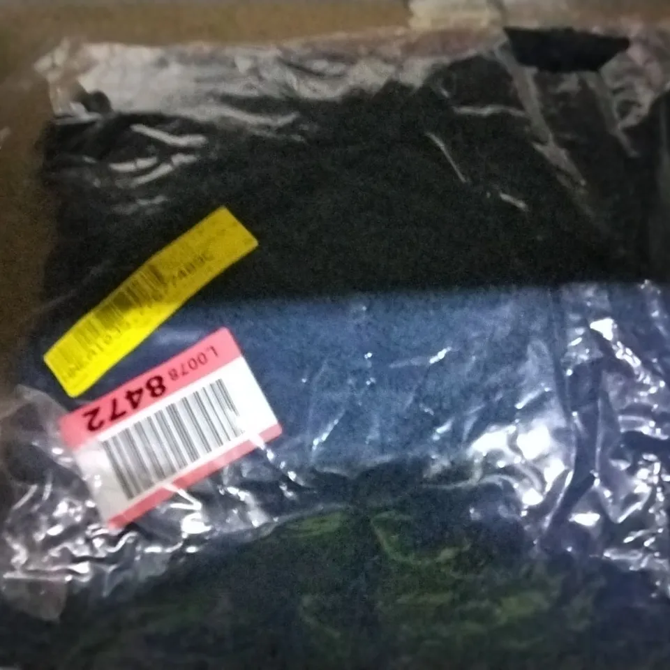 GEOMETRIC SCATTER CUSHION WITH FILLING COLOUR: NAVY