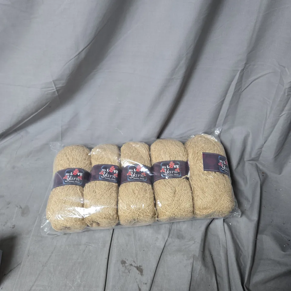 BOX OF APPROXIMATELY 20 ASSORTED HOUSEHOLD ITEMS INCLUDING MY LOVE YARN , INFRARED CONTROL VALVE AND WIRELESS LED LIGHTS 