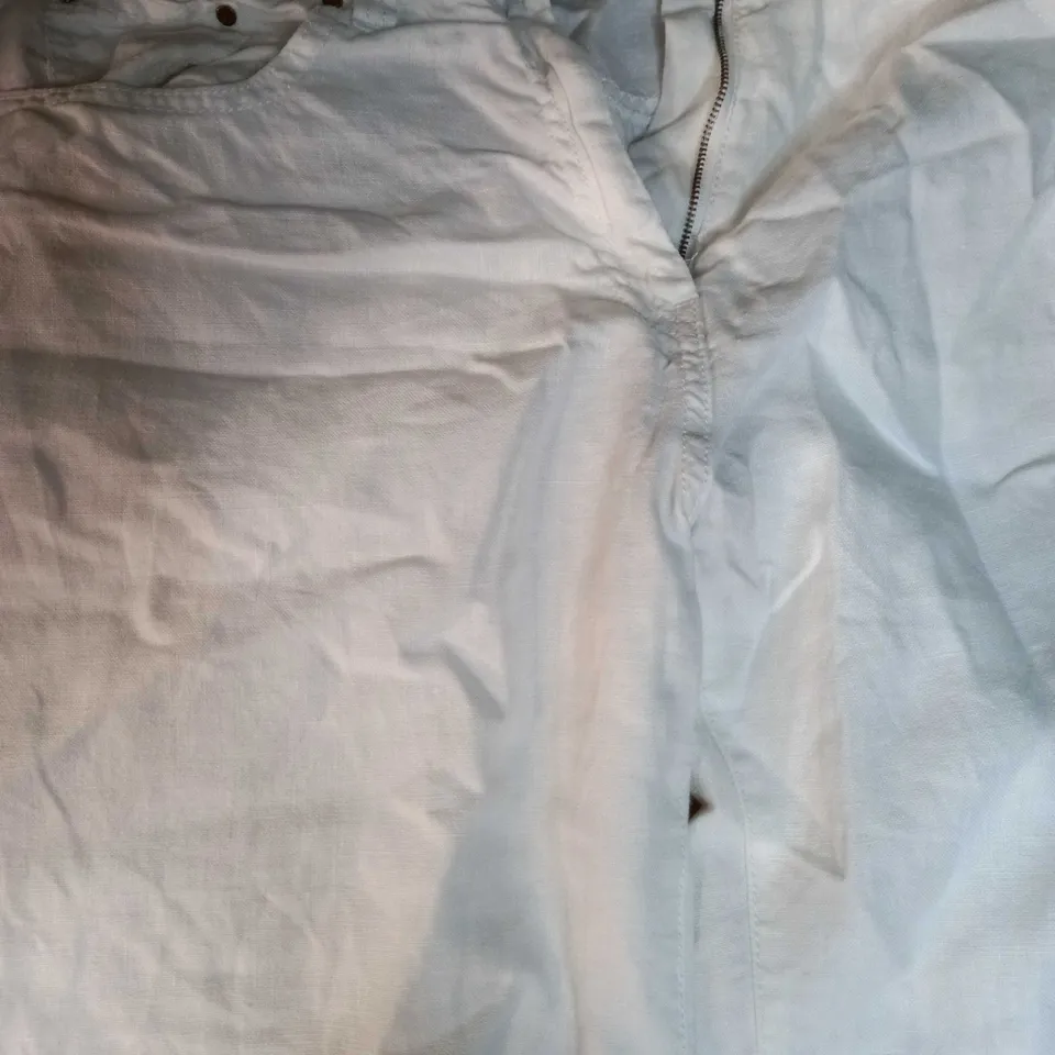 FRENCH CONNECTION WHITE LINEN STYLE TROUSERS - SIZE 14