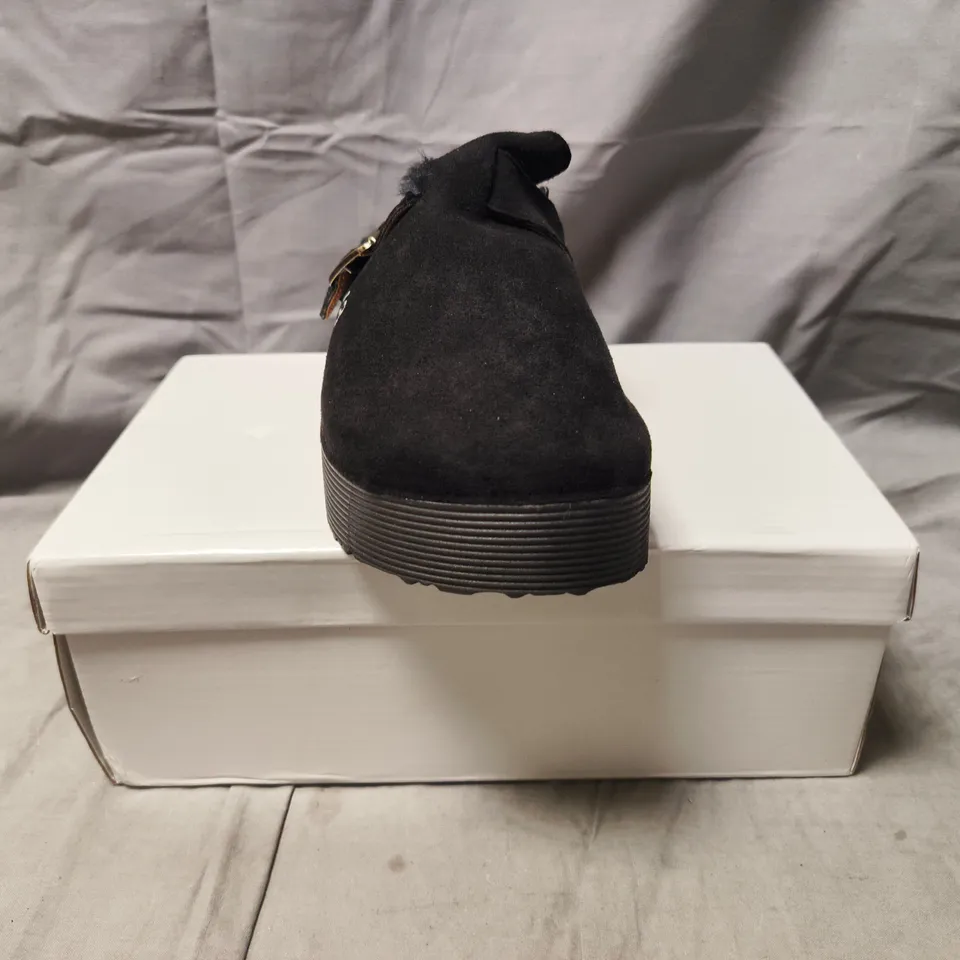 BOXED PAIR OF UGG FAUX FUR LINED MULES IN BLACK SIZE EU 39