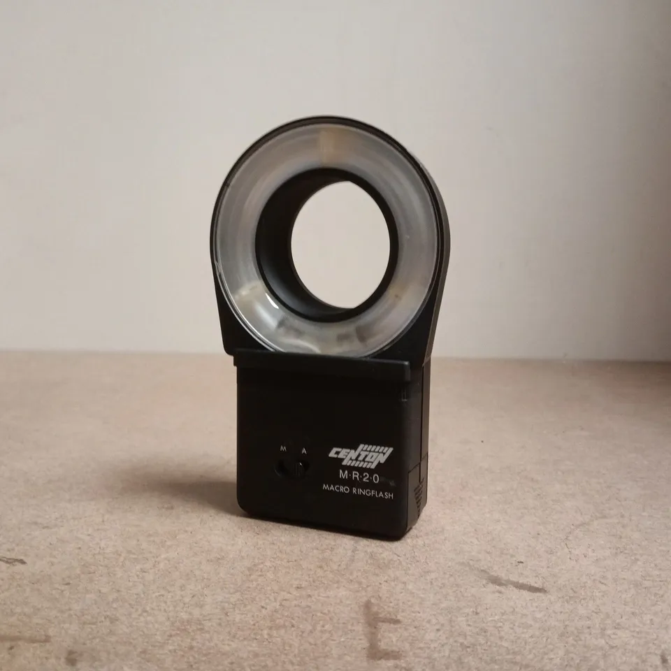 MR-20 MACRO RING FLASH