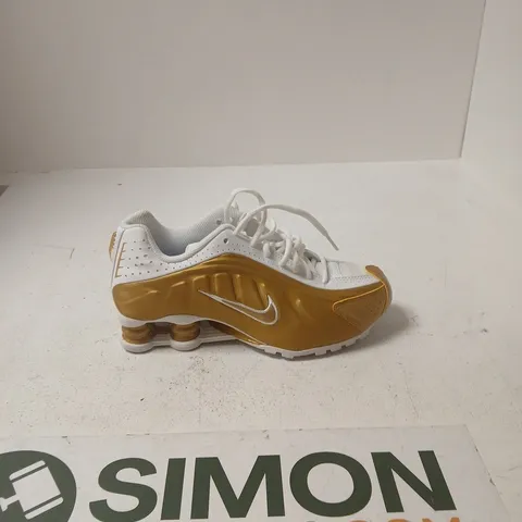 NIKE SHOX TRAINERS – WHITE & METALLIC GOLD - UK 4