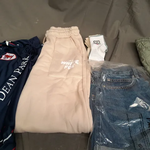 BOX OF APPROXIMATELY 25 ASSORTED CLOTHING ITEMS TO INCLUDE - TROUSERS , T-SHIRT , SOCKS ETC