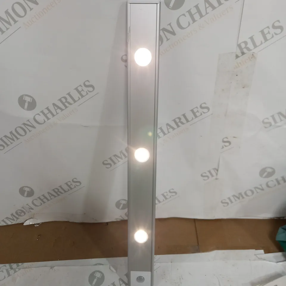 BOXED INTELLIGENT LIGHT LED BAR