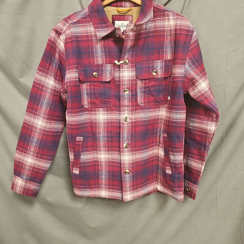 PASSENGER FREESTYLE SHERPA-LINED OVERSHIRT IN WINE/RICH NAVY CHECK - SMALL