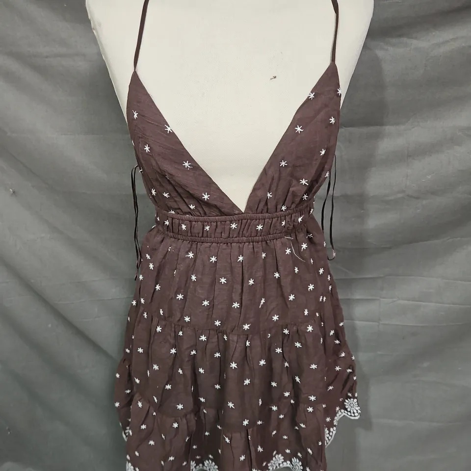 STRADIVARIUS MINI DRESS IN BROWN STAR SIZE S