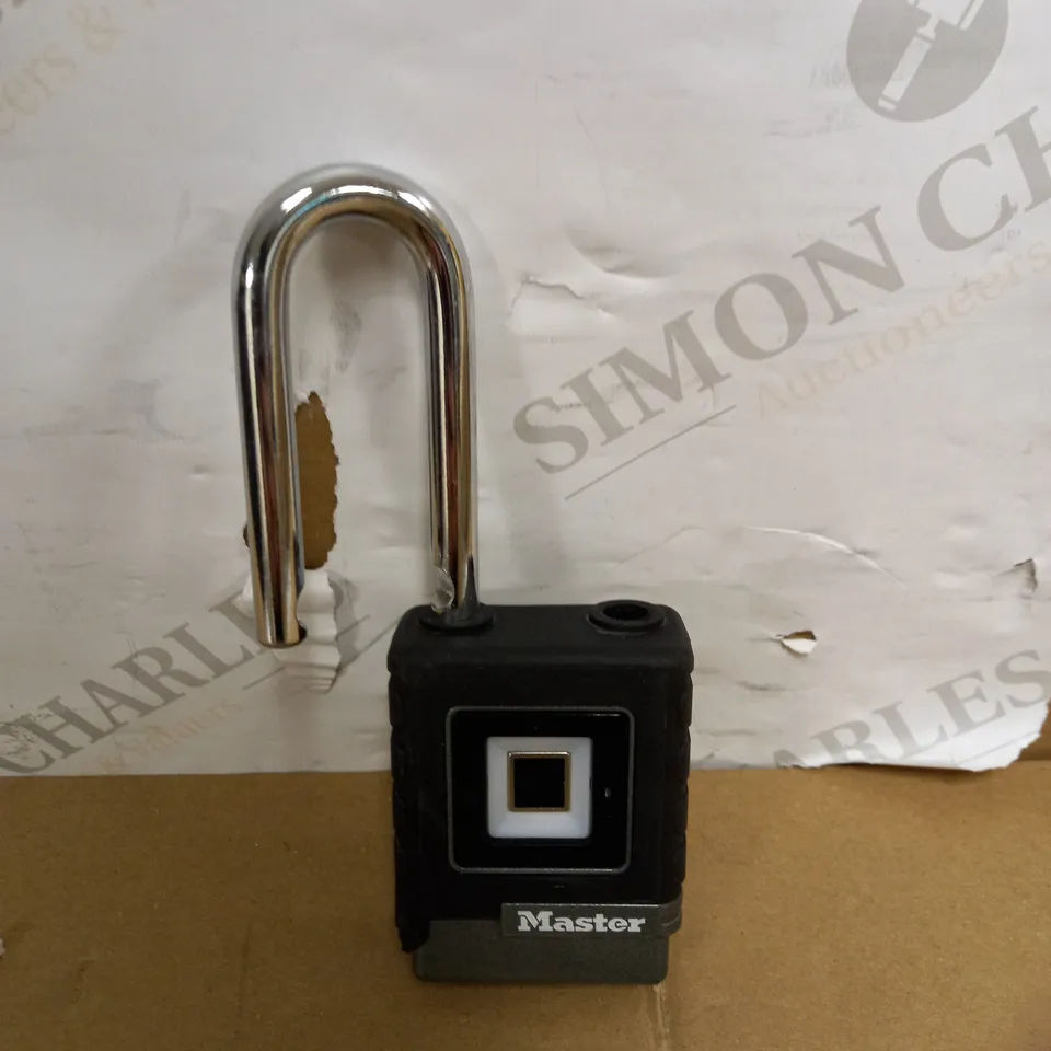 MASTER LOCK OUTDOOR BIOMETRIC SECURITY PADLOCK 