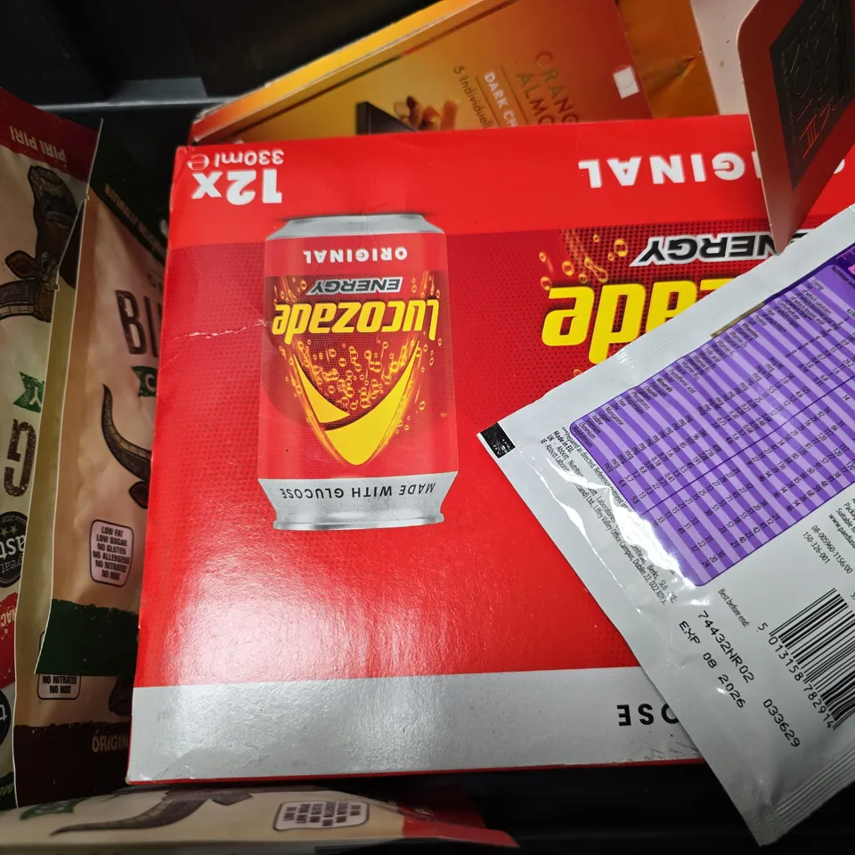 APPROXIMATELY 12 ASSORTED FOOD & DRINK ITEMS TO INCLUDE - DR PEPPER ZERO , SALT & PEPPER , WHITTARD LYCHEE & ROSE ETC