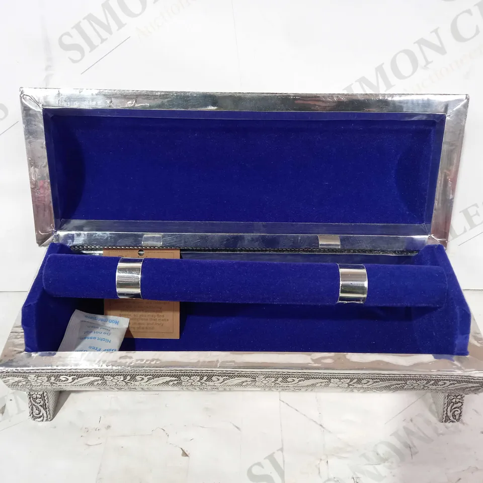 DESIGNER DECORATIVE ANTIQUE STYLE JEWELLERY BOX IN SILVER EFFECT