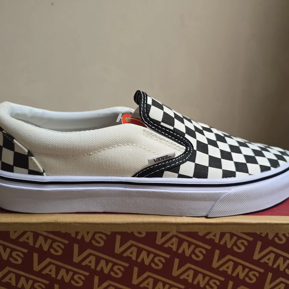 BOXED PAIR OF VANS CLASSIC SLIP-ON SNEAKERS – CHECKERBOARD, UK SIZE 9