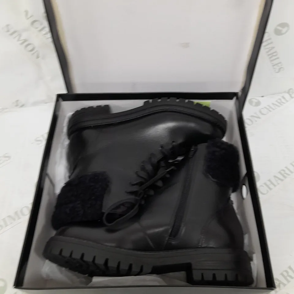 BOXED PAIR OF DUNE LACE UP BOOTS IN BLACK - SIZE 6