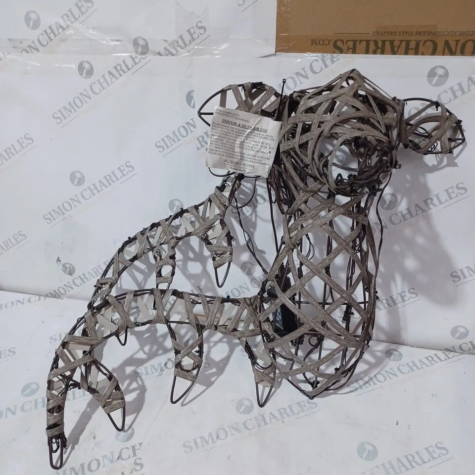 LIGHT UP REINDEER DECORATION INDOOR OUTDOOR