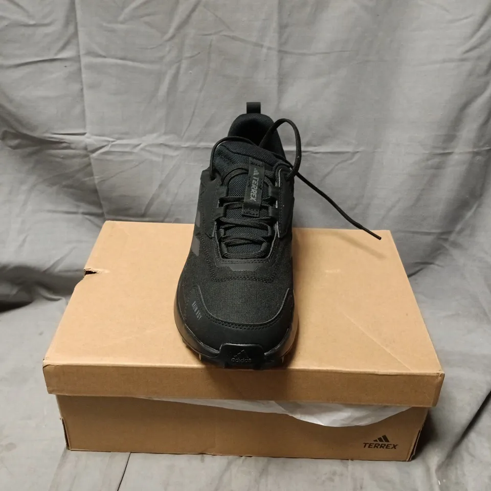 BOXED PAIR OF ADIDAS TERREX ANYLANDER RAIN READY TRAINERS IN BLACK - UK 8.5