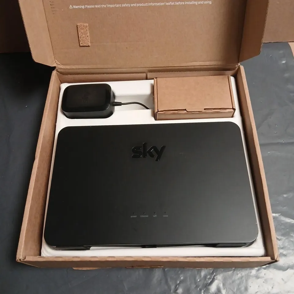 SKY SR203 HOME ROUTER – BROADBAND HUB, BLACK (IN PACKAGING)
