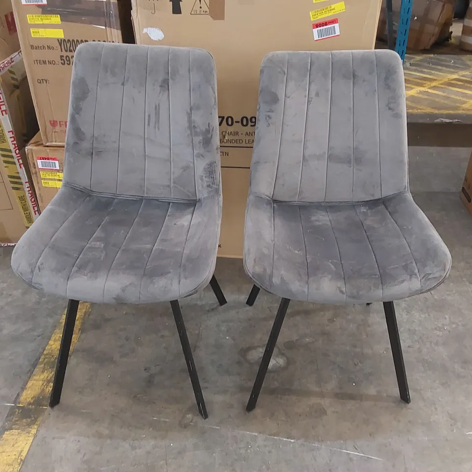 SET OF 2 DESIGNER GREY VELVET UPHOLSTERED DINING CHAIRS 
