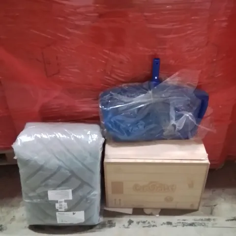 PALLET OF ASSORTED HOUSEHOLD GOODS AND PRODUCTS TO INCLUDE;FISH NET,AREA RUG,PLAYMAT 