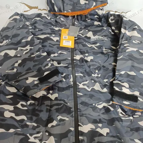 REGATTA JUNIOR WATERPROOF ROBE IN CAMO - 9-13 YEARS