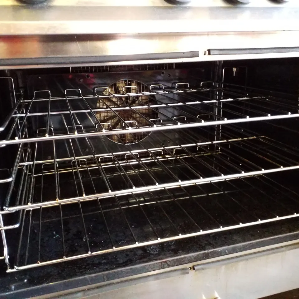 MOORLAND VULCAN 6 BURNER GAS COOKER